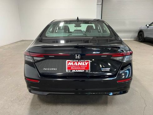 Used 2024 Honda Accord Touring image 4