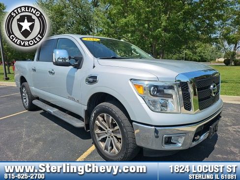 Used 2017 Nissan Titan SL w/ SL Towing Convenience Package image 3