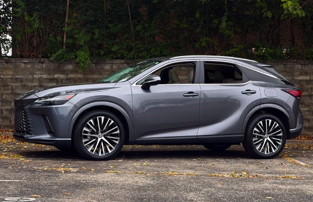 Certified 2023 Lexus RX 350 Premium Plus w/ Cold Area Package AWD/4WD image 12