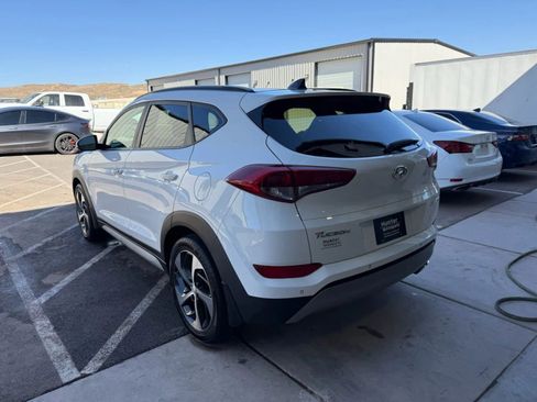 Used 2018 Hyundai Tucson Value AWD/4WD image 3