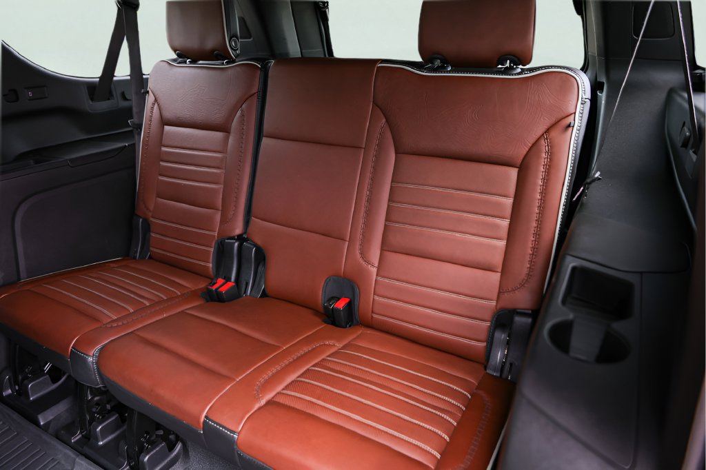 Used 2023 GMC Yukon XL Denali Ultimate w/ LPO, Floor Liner Package AWD/4WD image 28