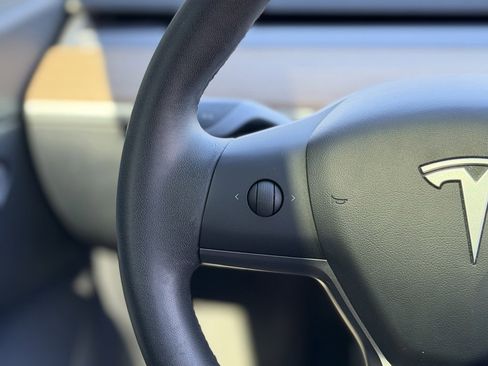 Used 2020 Tesla Model 3 Standard Range Plus image 45