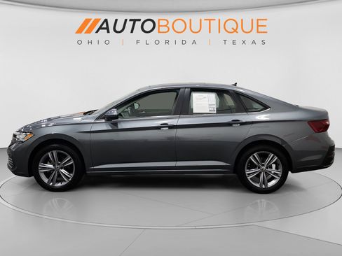 Used 2023 Volkswagen Jetta SE FWD image 2