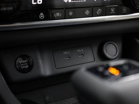 Certified 2025 Nissan Rogue SL image 19