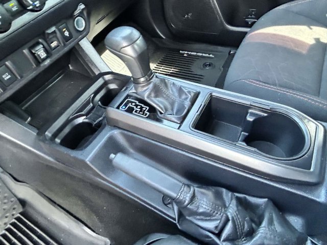 Used 2020 Toyota Tacoma TRD Off-Road AWD/4WD image 26