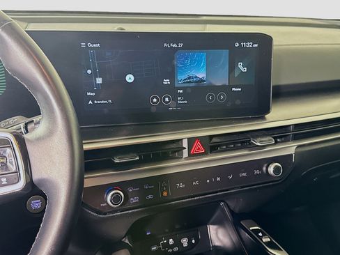 Used 2024 Kia Sorento S image 18