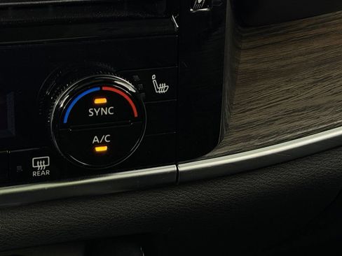 Used 2024 Nissan Rogue Platinum w/ Platinum Premium Package FWD image 20