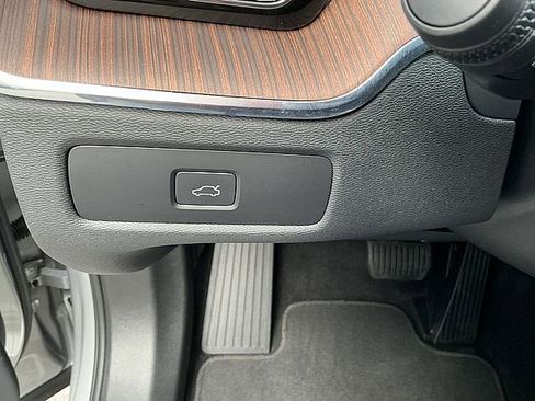 Used 2023 Volvo XC60 B6 Ultimate image 23