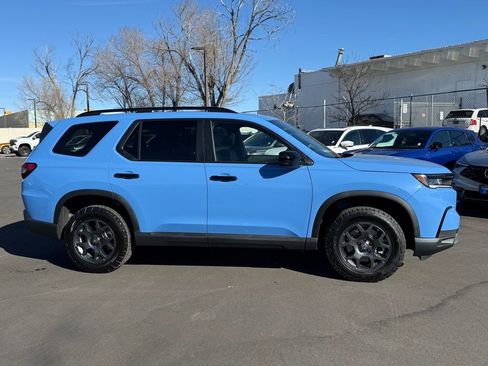 Certified 2025 Honda Pilot TrailSport image 4
