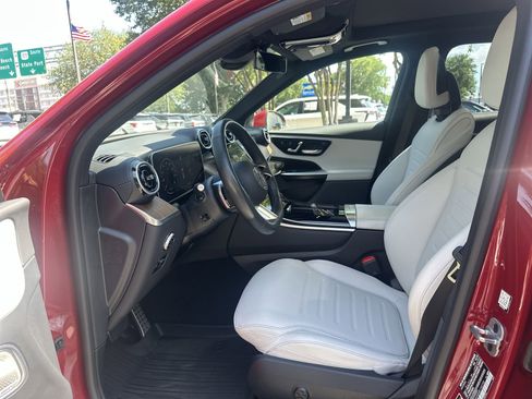 Used 2024 Mercedes-Benz GLC 300 4MATIC image 16