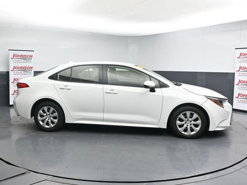 Used 2022 Toyota Corolla LE FWD image 9
