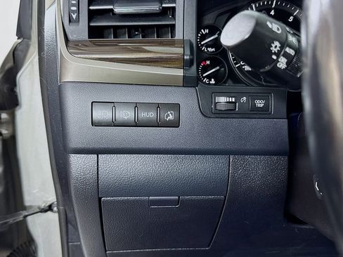 Used 2018 Lexus LX 570 4WD w/ Luxury Package image 21