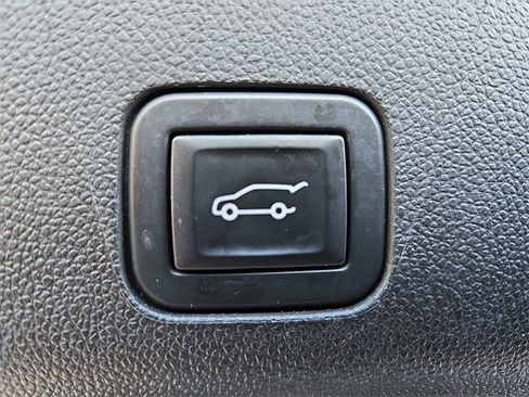 Used 2021 Cadillac Escalade ESV Premium Luxury image 31