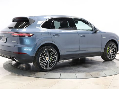 Used 2019 Porsche Cayenne E-Hybrid Sport Utility 4D image 73