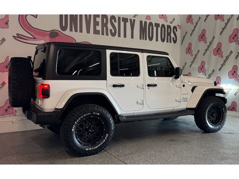 Used 2018 Jeep Wrangler Unlimited Sahara w/ Cold Weather Group AWD/4WD image 10