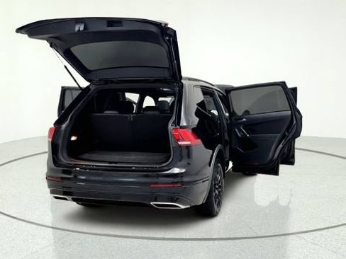 Used 2020 Volkswagen Tiguan SE R-Line FWD image 18