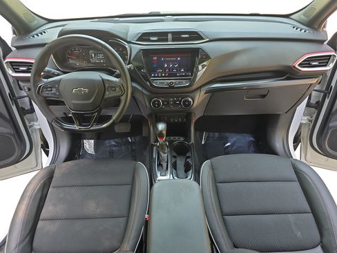 Used 2023 Chevrolet TrailBlazer RS w/ Sun and Liftgate Package FWD image 9