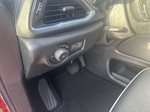 New 2024 Chrysler Pacifica Premium image 32