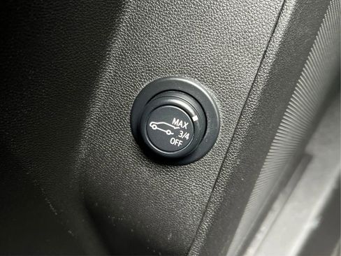 Used 2024 Chevrolet Equinox LT image 35