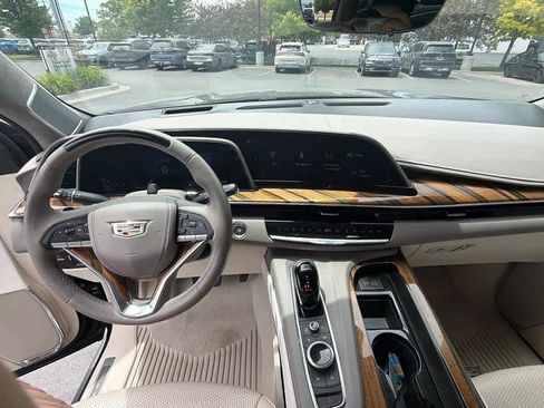 Used 2022 Cadillac Escalade Sport Platinum AWD/4WD image 21
