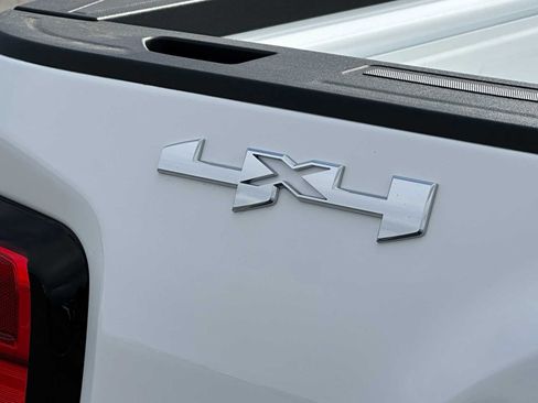 New 2025 GMC Sierra 2500 SLE w/ Preferred Package image 15