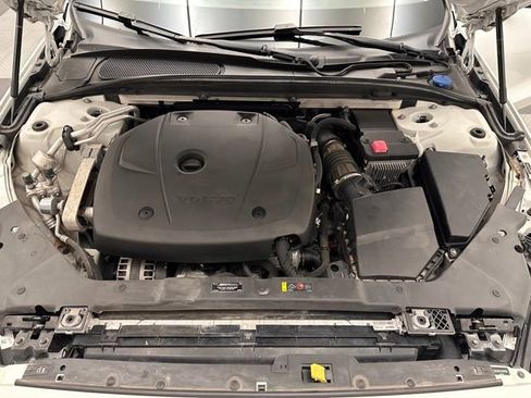Used 2020 Volvo S60 T6 Momentum AWD/4WD image 21