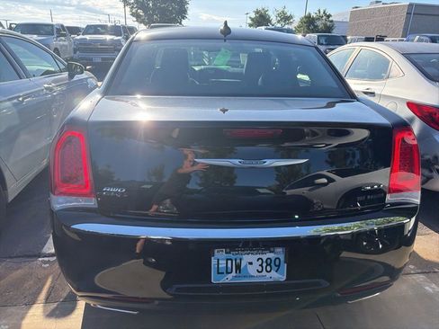 Used 2019 Chrysler 300 Limited AWD/4WD image 8