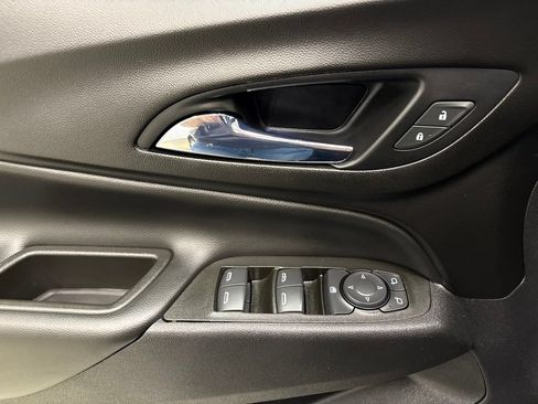 Used 2021 Chevrolet Equinox LT AWD/4WD image 15