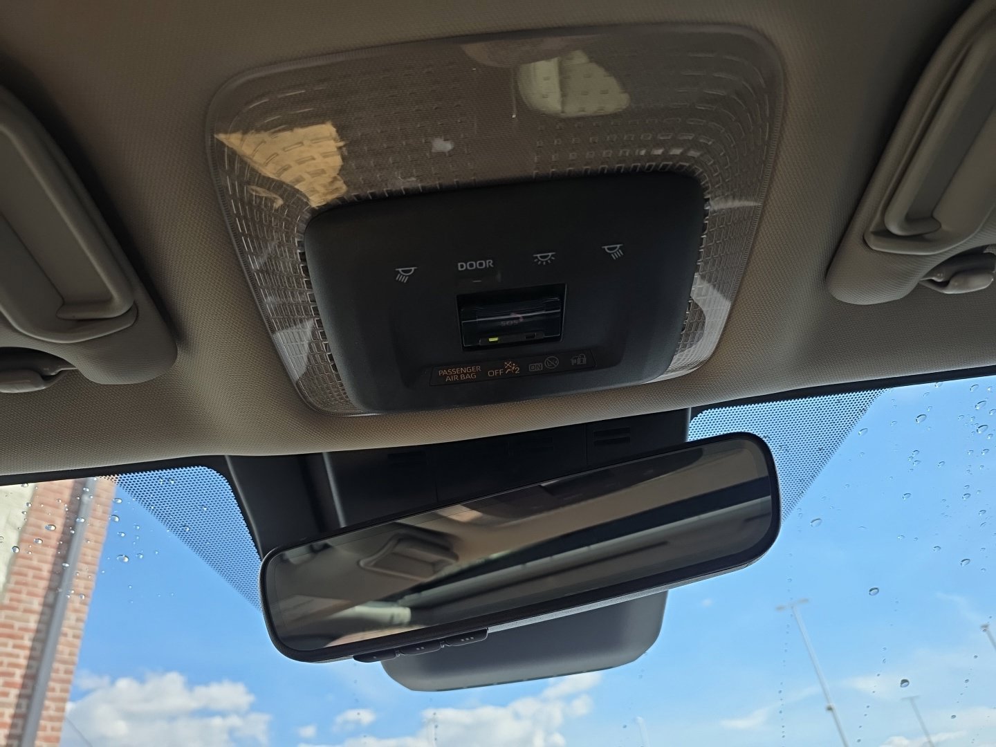 Used 2024 Toyota Prius XLE AWD/4WD image 18