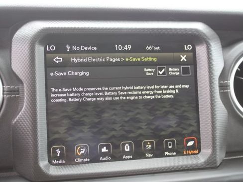 Used 2022 Jeep Wrangler Unlimited Sahara w/ Cold Weather Group AWD/4WD image 33
