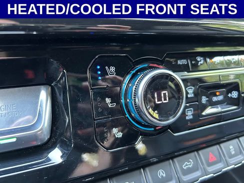 Used 2025 GMC Sierra 1500 AT4 w/ AT4 Premium Package AWD/4WD image 7