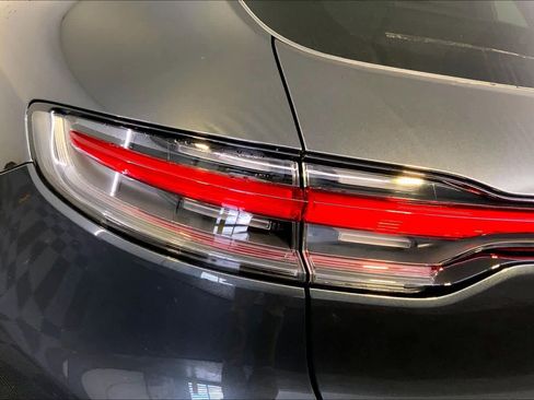 Used 2025 Porsche Macan image 30