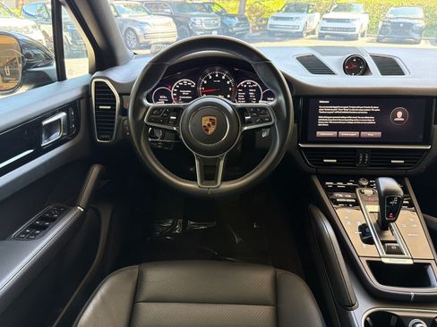 Used 2023 Porsche Cayenne AWD/4WD image 28