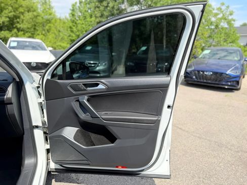Used 2019 Volkswagen Tiguan SE FWD image 11