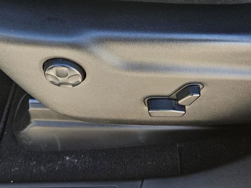 Used 2021 Jeep Grand Cherokee Limited image 27