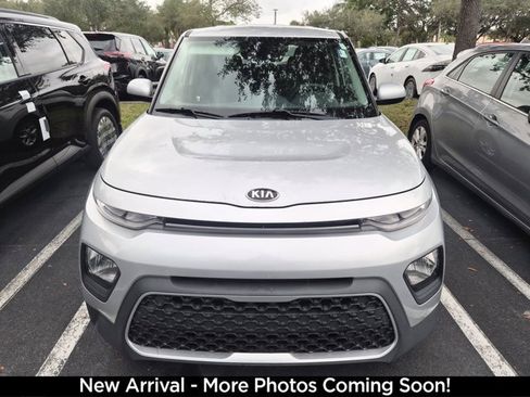 Used 2020 Kia Soul S image 2