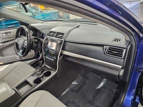 Used 2015 Toyota Camry SE FWD image 13
