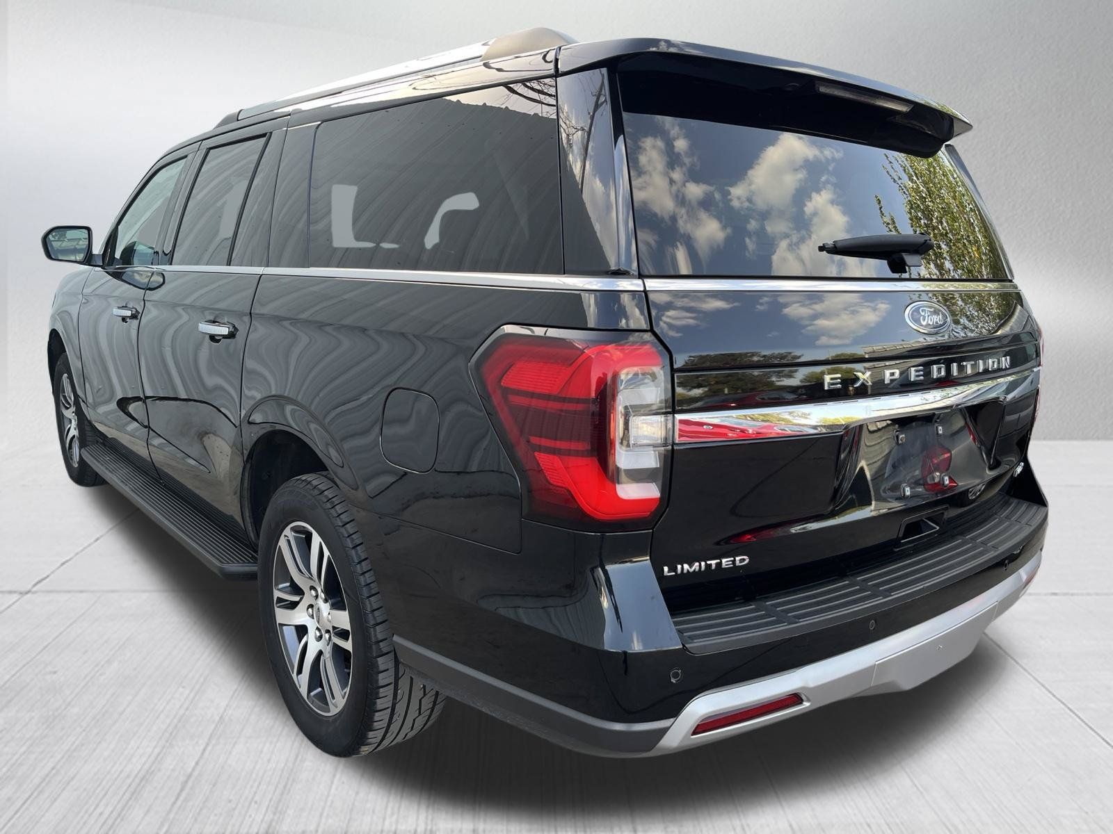 Used 2024 Ford Expedition Max Limited RWD image 6