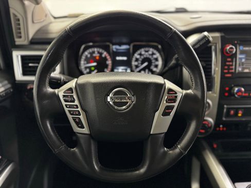 Used 2018 Nissan Titan SL w/ Chrome Package AWD/4WD image 13