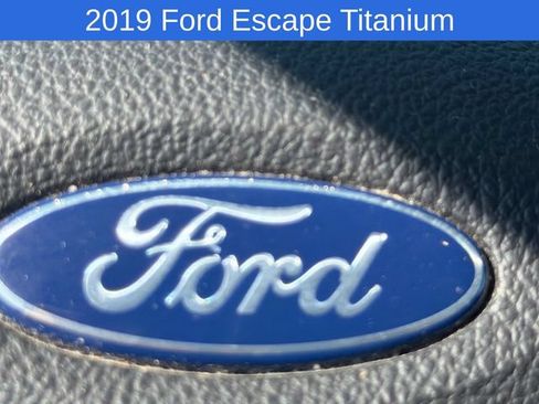 Used 2019 Ford Escape Titanium AWD/4WD image 23