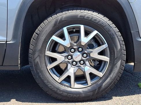 Certified 2023 GMC Acadia SLE FWD image 8