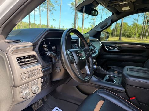 Used 2023 GMC Yukon AT4 AWD/4WD image 15