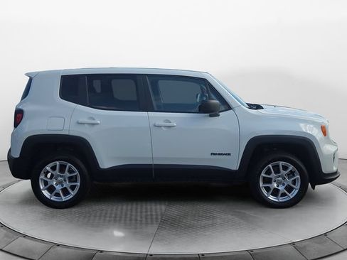 Used 2023 Jeep Renegade Latitude AWD/4WD image 6
