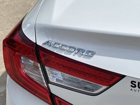 Used 2020 Honda Accord Touring image 6