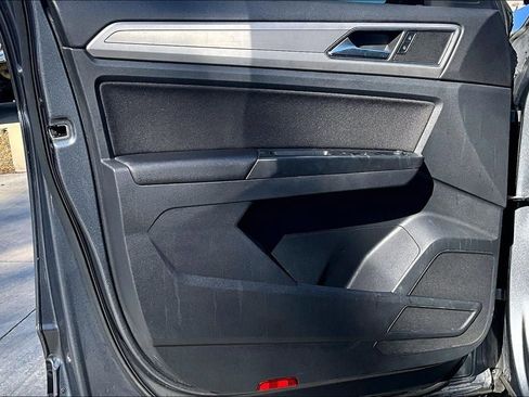 Used 2018 Volkswagen Atlas S image 26