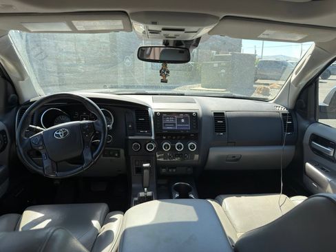 Used 2020 Toyota Sequoia Limited AWD/4WD image 10