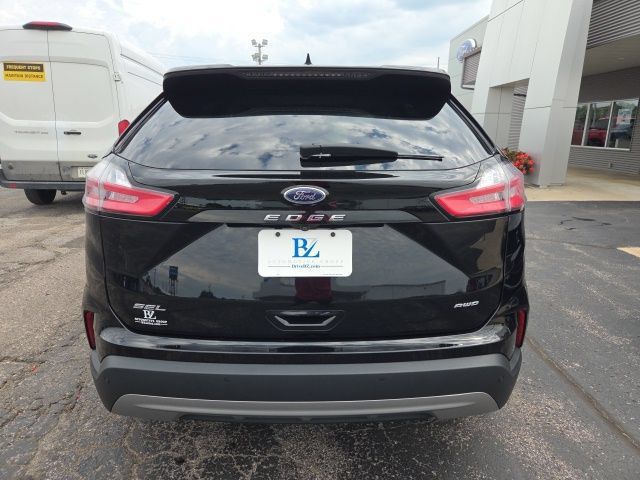 Certified 2023 Ford Edge SEL w/ Convenience Package AWD/4WD image 4