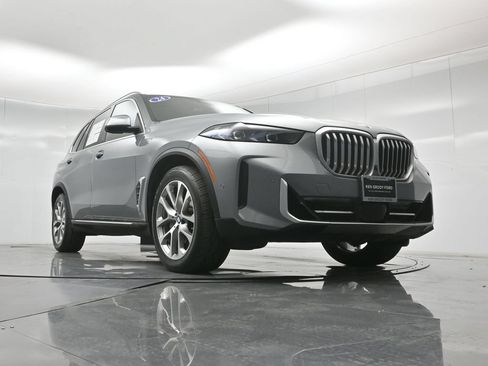 Used 2024 BMW X5 xDrive40i AWD/4WD image 48