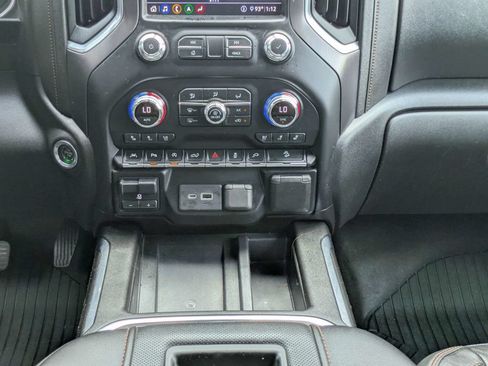 Used 2020 GMC Sierra 1500 AT4 w/ AT4 Premium Package AWD/4WD image 19