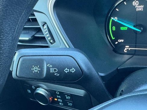 Used 2022 Ford Escape SE image 23